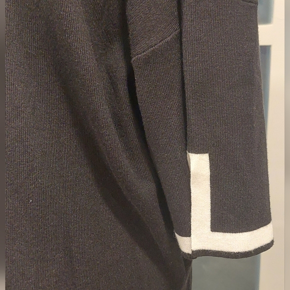 Elegant Black Women's Sweatshirt with White Trim - Picture 3 of 11